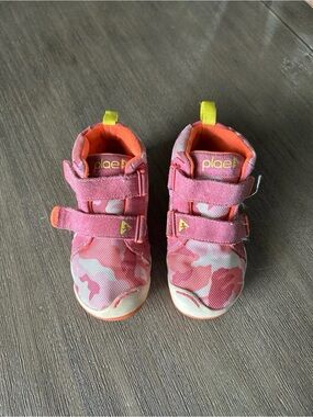 PLAE Kids Pink & Coral Camo Velcro Sneakers, Sz. 9.5, Gently Used.
